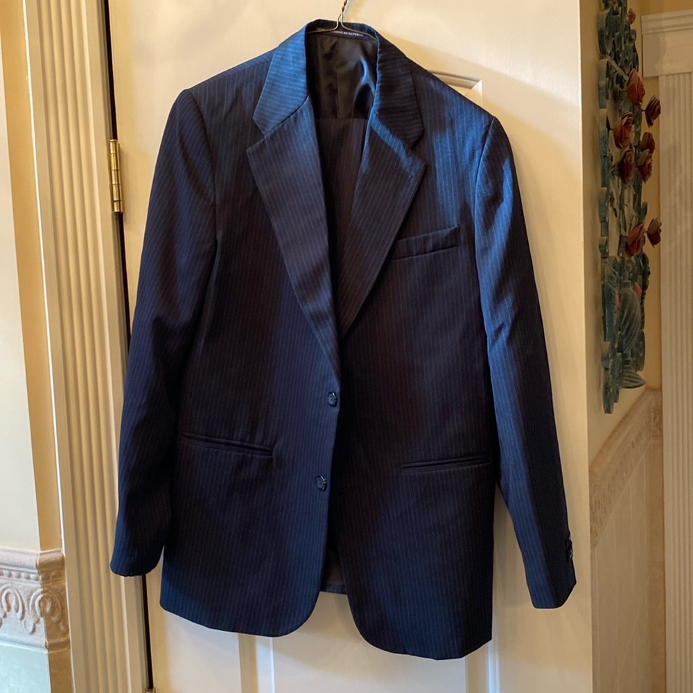 Dockers boys suit size 18 regular. Navy with blue/tan stripes